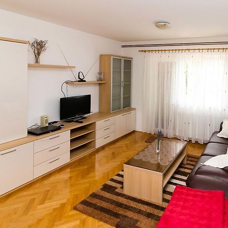 Apartment Peran シベニク エクステリア 写真