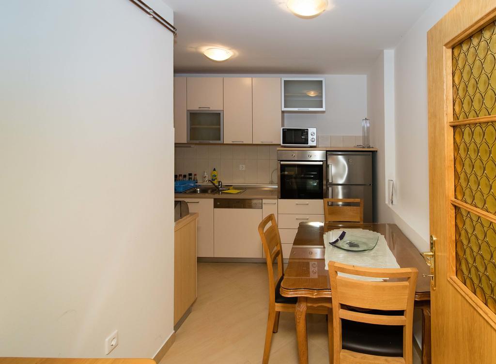Apartment Peran シベニク エクステリア 写真